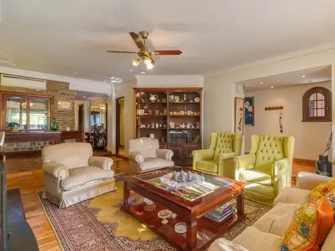 Casa 5 ambientes con 5 baños