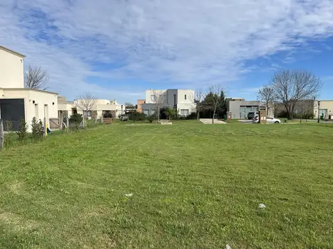 ¡RETASADO! Excelente lote en El Trébol - Harás Santa María