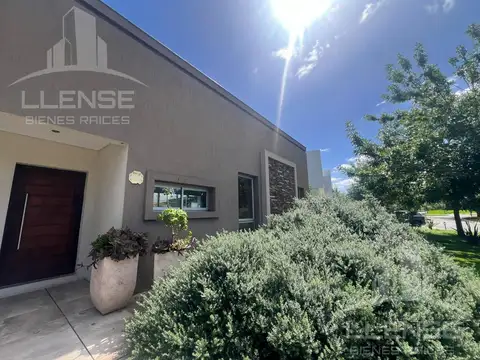 Casa en Alquiler de 3 dormitorios