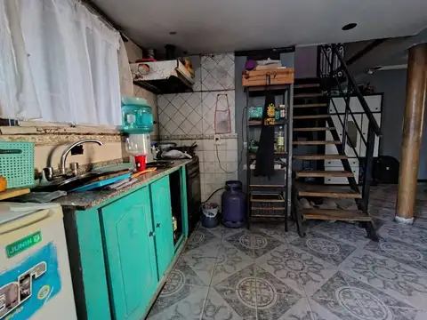 Casa 2 ambientes con 1 baño