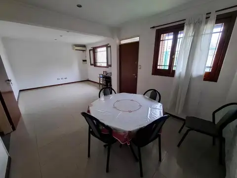 Casa 2 ambientes con 1 baño