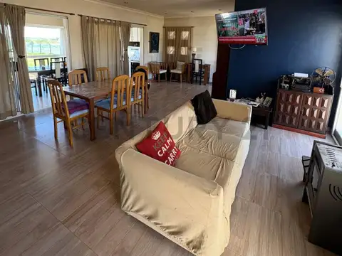 Casa en Venta con 4 cocheras