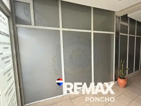 Se alquila LOCAL A LA CALLE en centro de Catamarca