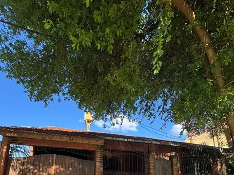 Av. Tacuarí y Vivanco