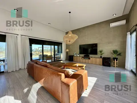 Casa en Venta en Costa Esmeralda, USD 750.000