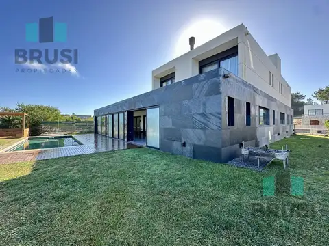Casa en Venta de 5 dormitorios