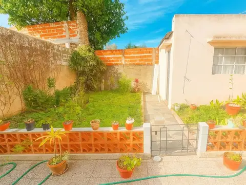Depto Tipo Casa en Venta con 1 cocheras