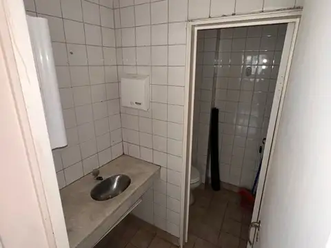 Avenida Hipólito Yrigoyen 1300