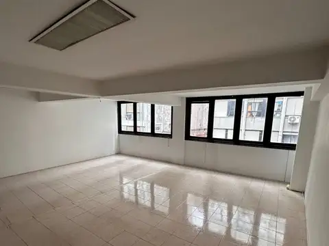 Oficina en Alquiler en Monserrat, USD 680.000