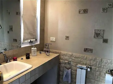 Casa en Venta con 8 cocheras