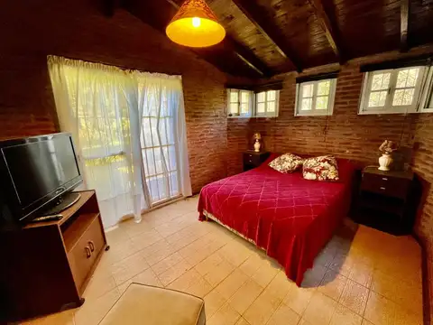 CASA VENTA CINCO AMBIENTES EN CARILO