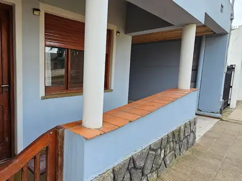 Casa 6 ambientes con 3 baños
