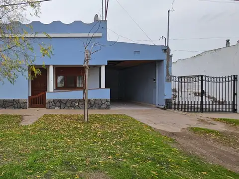 VENTA | Casa de 3 dormitorios, jardín y quincho en Bajo Hondo, Rivadavia al
