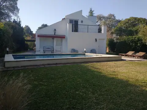 Casa 7 ambientes con 3 baños