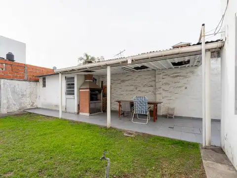Depto Tipo Casa en Venta en Villa Luzuriaga, USD 71.900