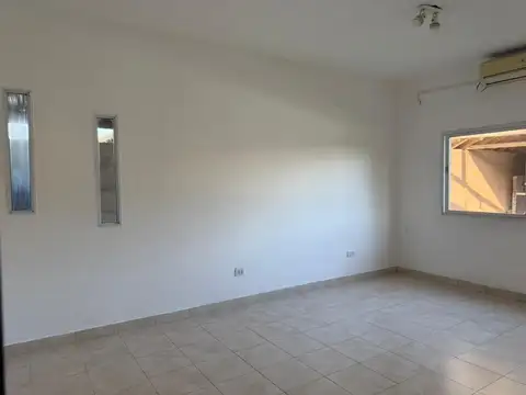 Casa en Venta con 4 cocheras