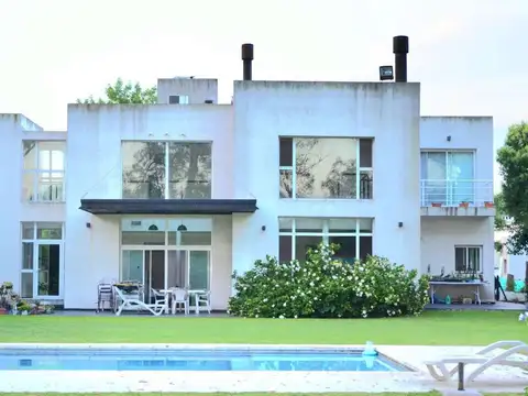 Venta Casa 5 amb. Bº Cerrado Santa Ana Fco.Alvarez
