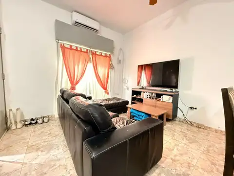 Casa en Alquiler con 1 cochera