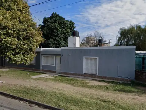 SE VENDE CASA/DEPTO DE 2 DORM CON PATIO EN SANTA ISABEL 2DA.