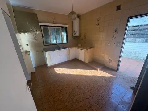 Casa 3 ambientes con 1 baño