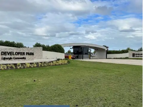 Amplio Lote en venta - Developer Park