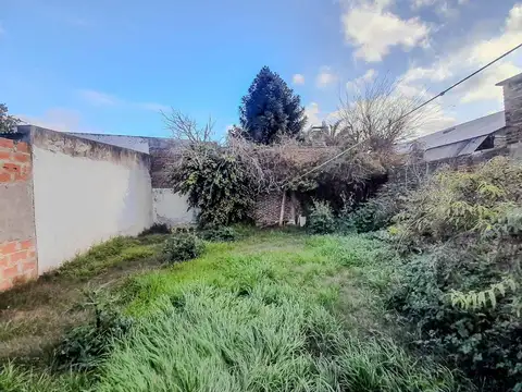 CASA EN VENTA TOLOSA LA PLATA 2 DORMITORIOS PARQUE