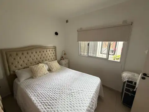 Casa en Alquiler con 1 cochera