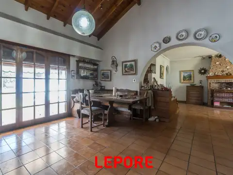 Juan Agustín García 5400