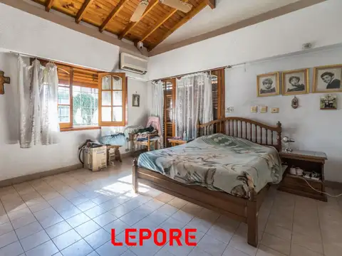 IMPORTANTE CASA EN LO MEJOR DE VILLA LURO!