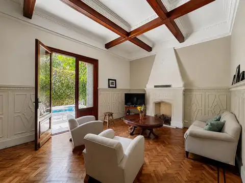 Casa 7 ambientes con 2 baños