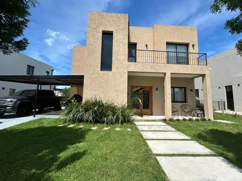 Venta casa 5 ambientes con Pileta - Barrio Privado Santo Tomás, Pilar