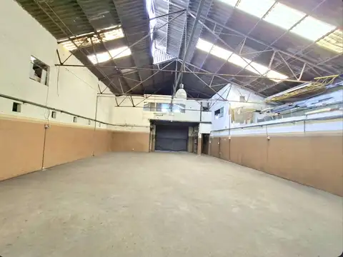 Alquiler galpón 1700 m²