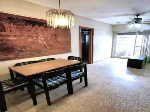 Departamento a refaccionar 4 Ambientes con balcon y lavadero en Almagro. APTO CREDITO