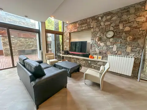 Casa en Venta en Mar de las Pampas, USD 390.000