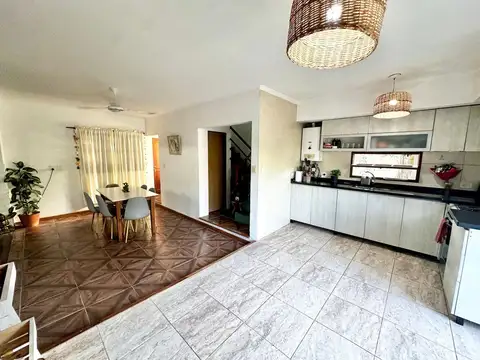 Casa 4 ambientes con 1 baño