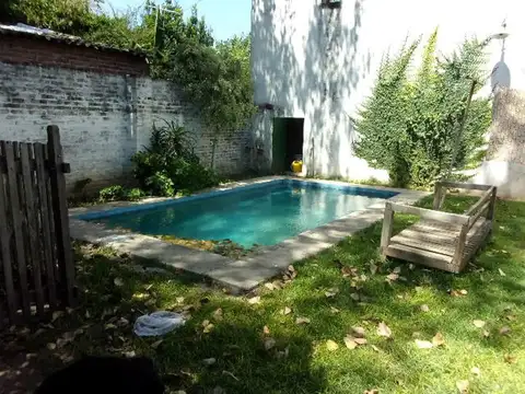 Casa 4 ambientes con 2 baños