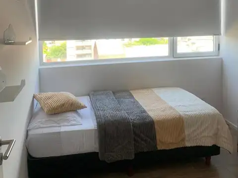Departamento de 3 ambientes con cochera en alquiler Banfield este