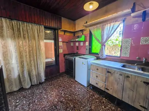 VENTA CASA 3 AMBIENTES COCHERA JARDIN LOMA HERMOSA
