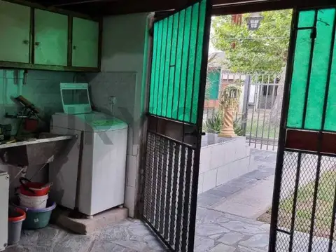 CASA 3 AMBIENTES EN VENTA EN REMEDIOS DE ESCALADA