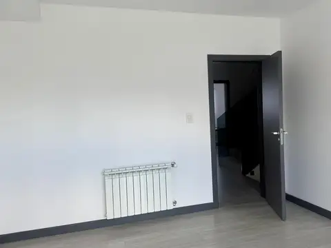 Casa 6 ambientes con 5 baños
