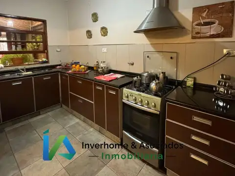 Casa 5 ambientes con 3 baños