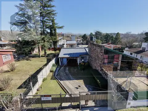 Casa en Venta con 2 cocheras