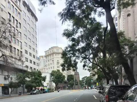 Avenida Presidente Julio A. Roca 500, Piso 2