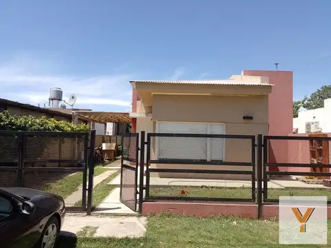 Casa en venta - 2 Dormitorios 1 Baño 1 Cochera - 150Mts2 - General Alvear