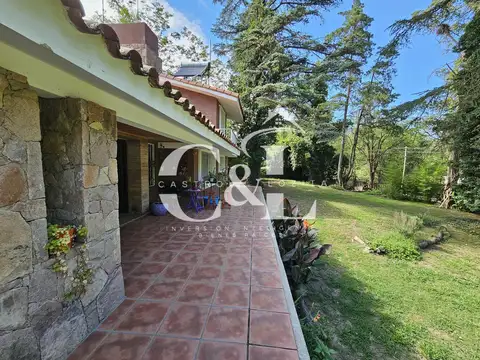 Venta Casa De Campo Con  3 Departamentos En 1.700M² De Terreno. Icho Cruz, Punilla