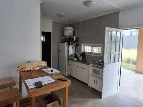 Casa 2 ambientes con 1 baño