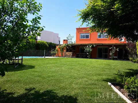 Casa en Venta en el Barrio El Atardecer