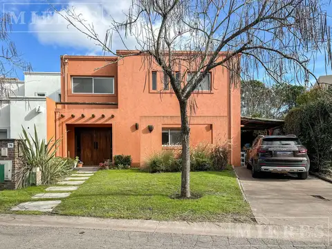 Casa en Venta en el Barrio El Atardecer