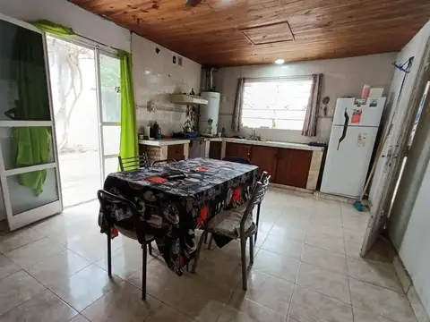 Casa 3 ambientes con 1 baño
