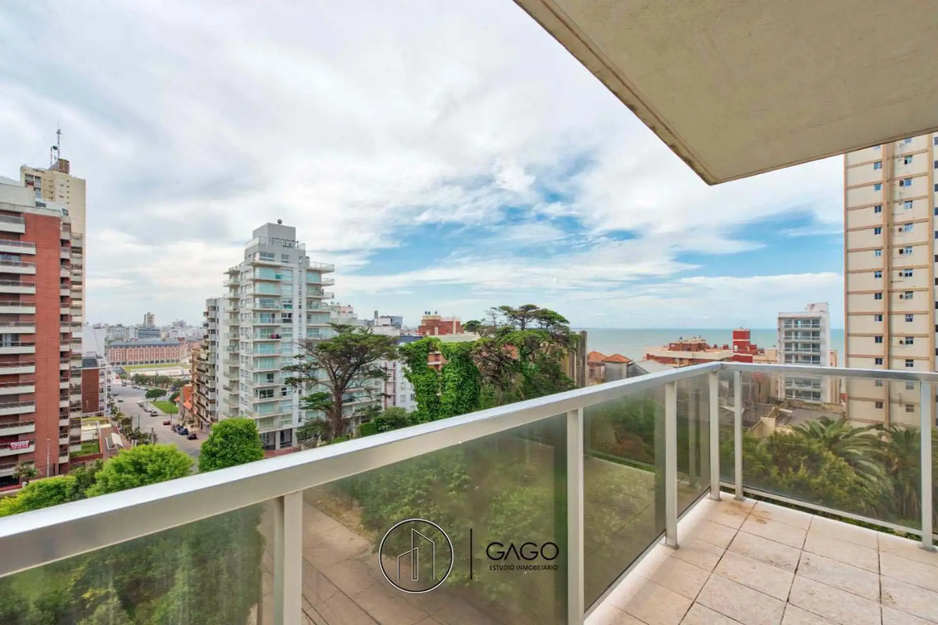 Departamento 2 amb, 61m² con balcón y gimnasio — Varese